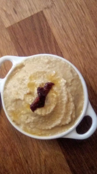 Hummus Recipe: From Humble Dip to Culinary Masterpiece 2 Hummus ingredients