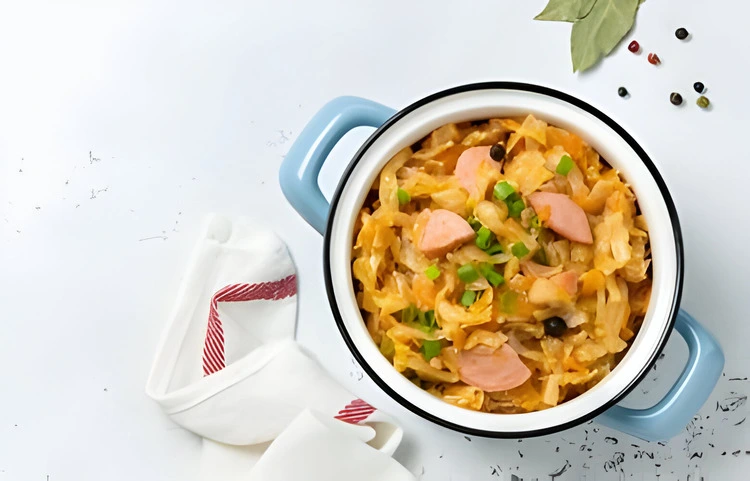 Kielbasa Cabbage and Potatoes Recipe: A Comforting Classic 1 Kielbasa and cabbage dinner